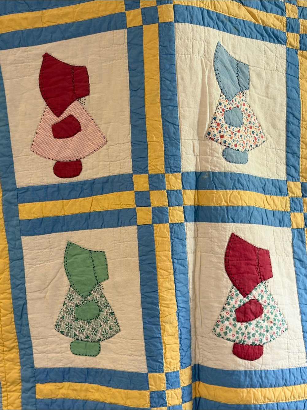 Antique Handmade Quilt- Charming “Dutch Girl” Pattern - Picture 7 of 12